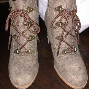 Unlisted wedge booties, size 6m.